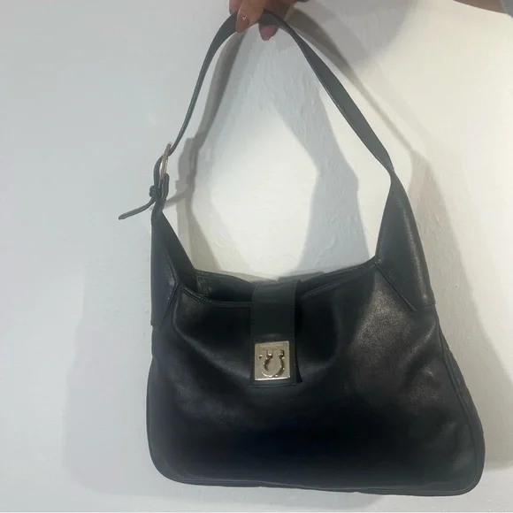 Vintage Salvatore Ferragamo bag - Picture 2 of 8